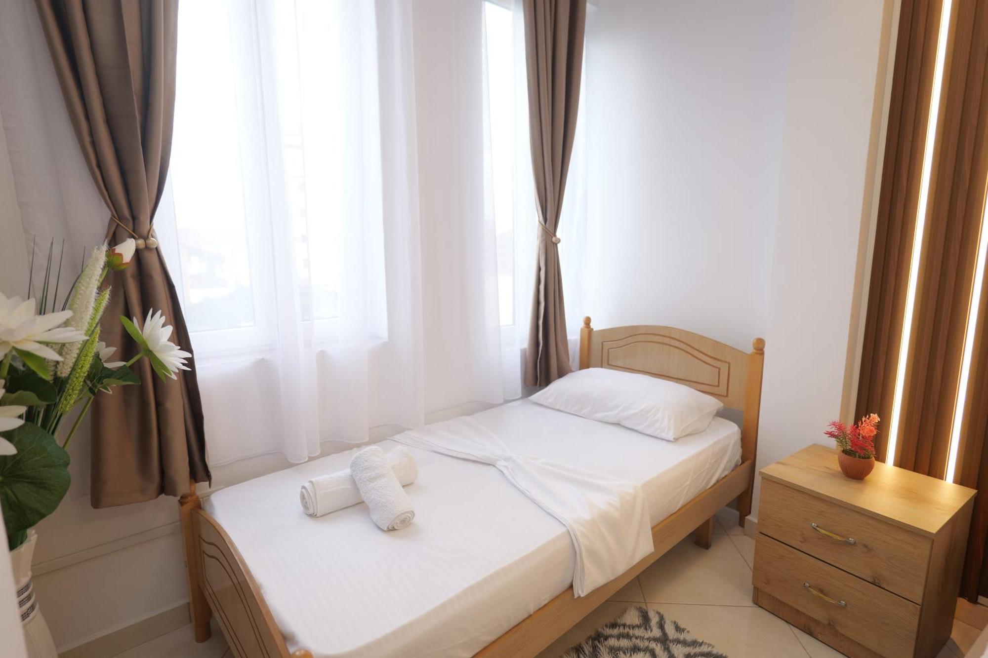 Golden Sleep Hostel Shkodër Esterno foto