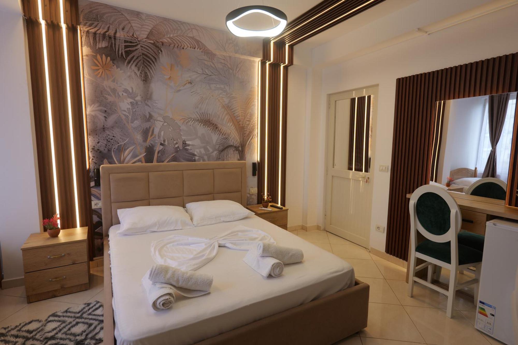 Golden Sleep Hostel Shkodër Esterno foto