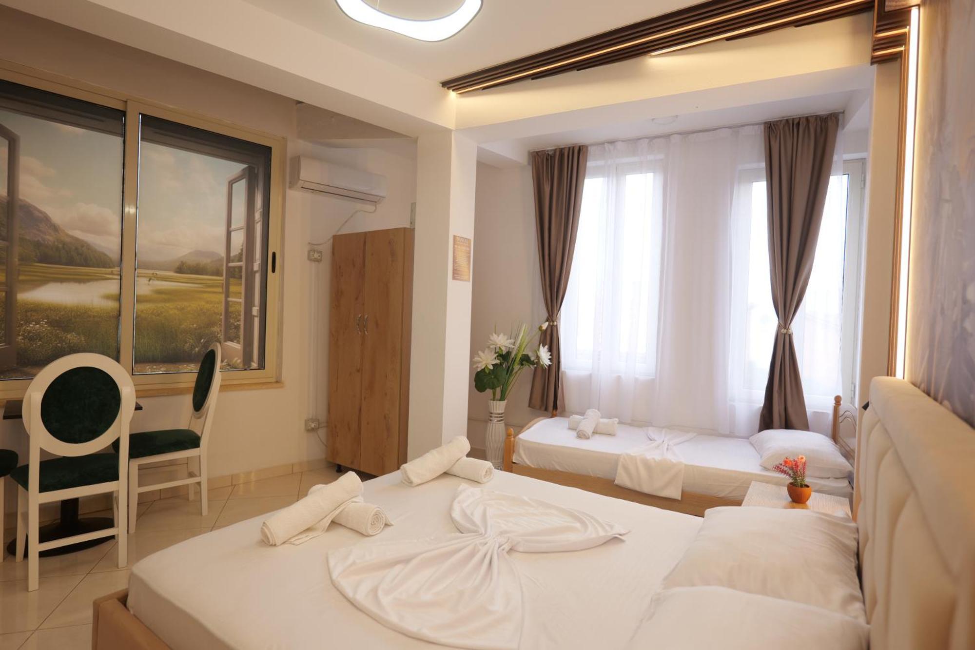 Golden Sleep Hostel Shkodër Esterno foto