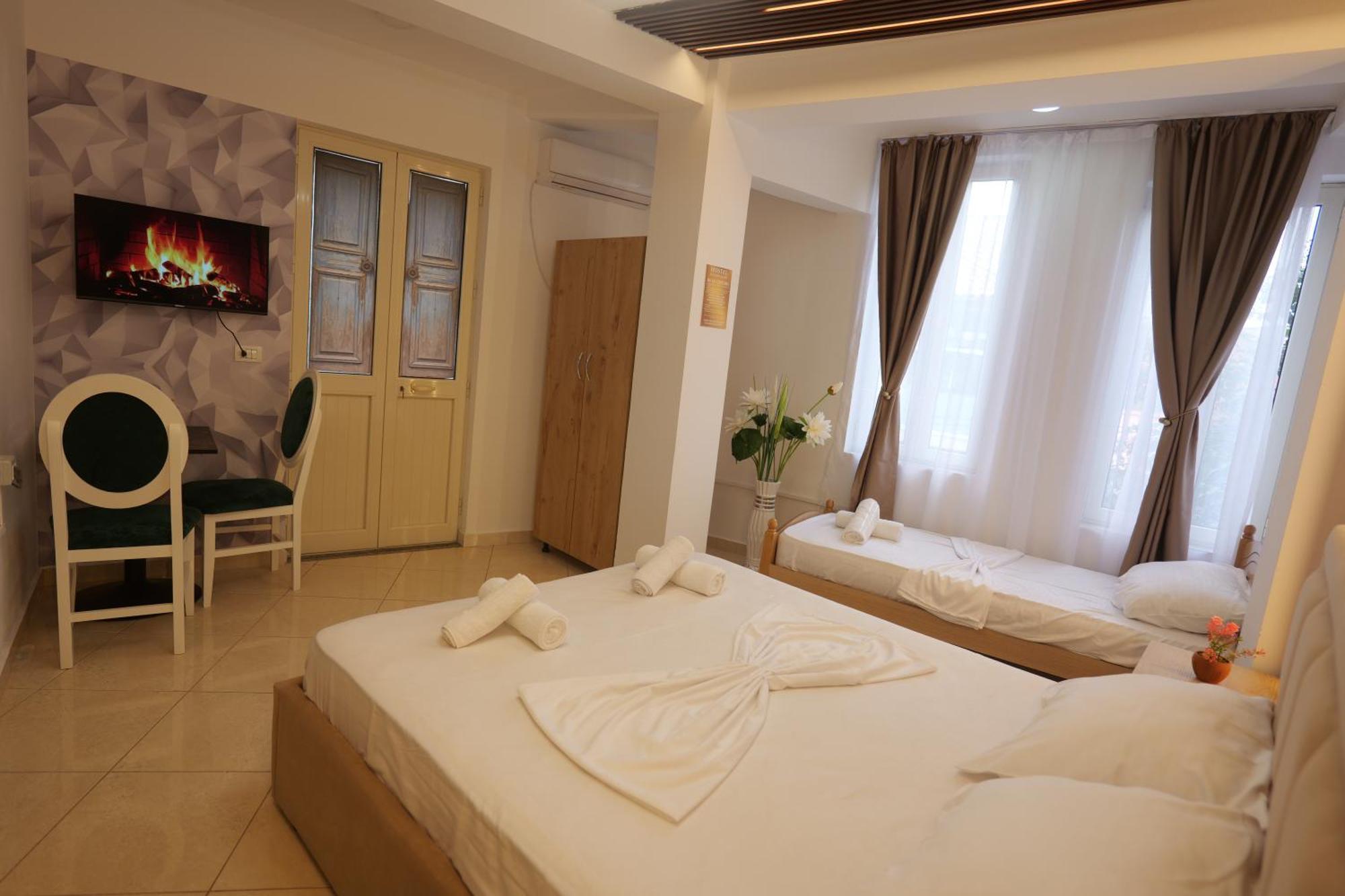 Golden Sleep Hostel Shkodër Esterno foto
