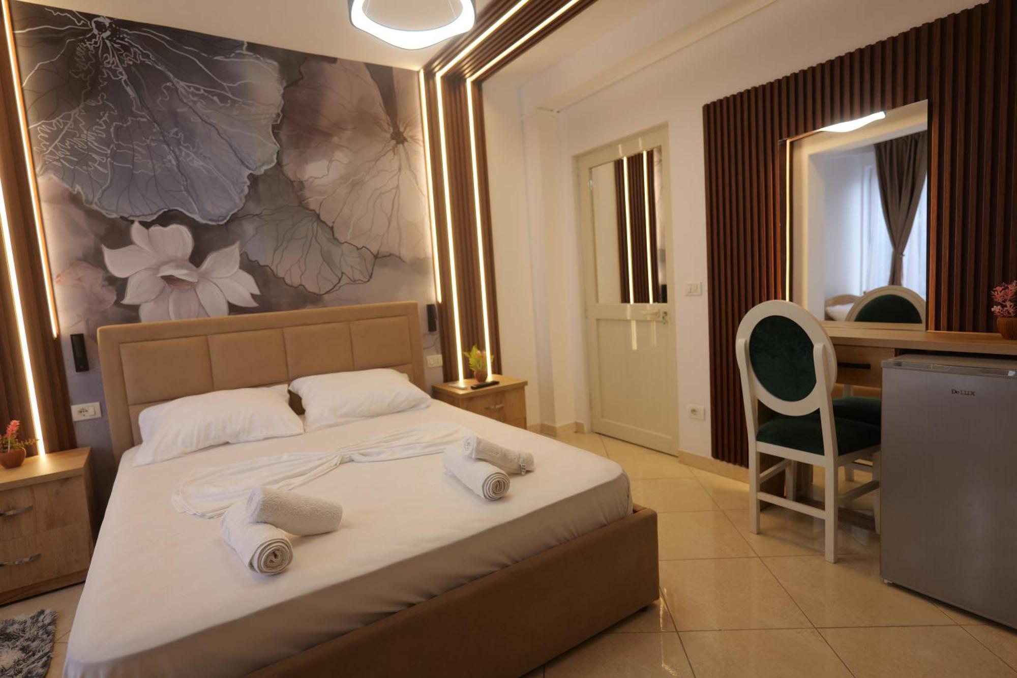 Golden Sleep Hostel Shkodër Esterno foto