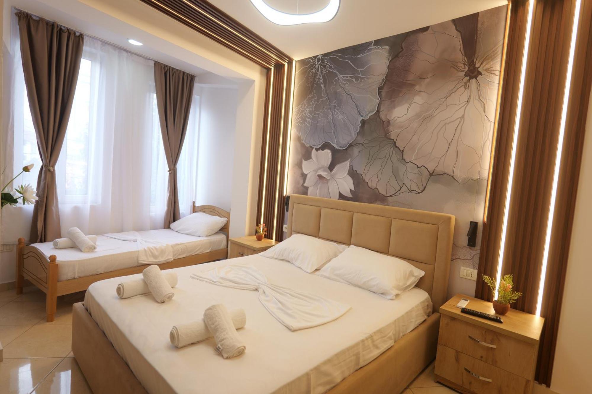 Golden Sleep Hostel Shkodër Esterno foto