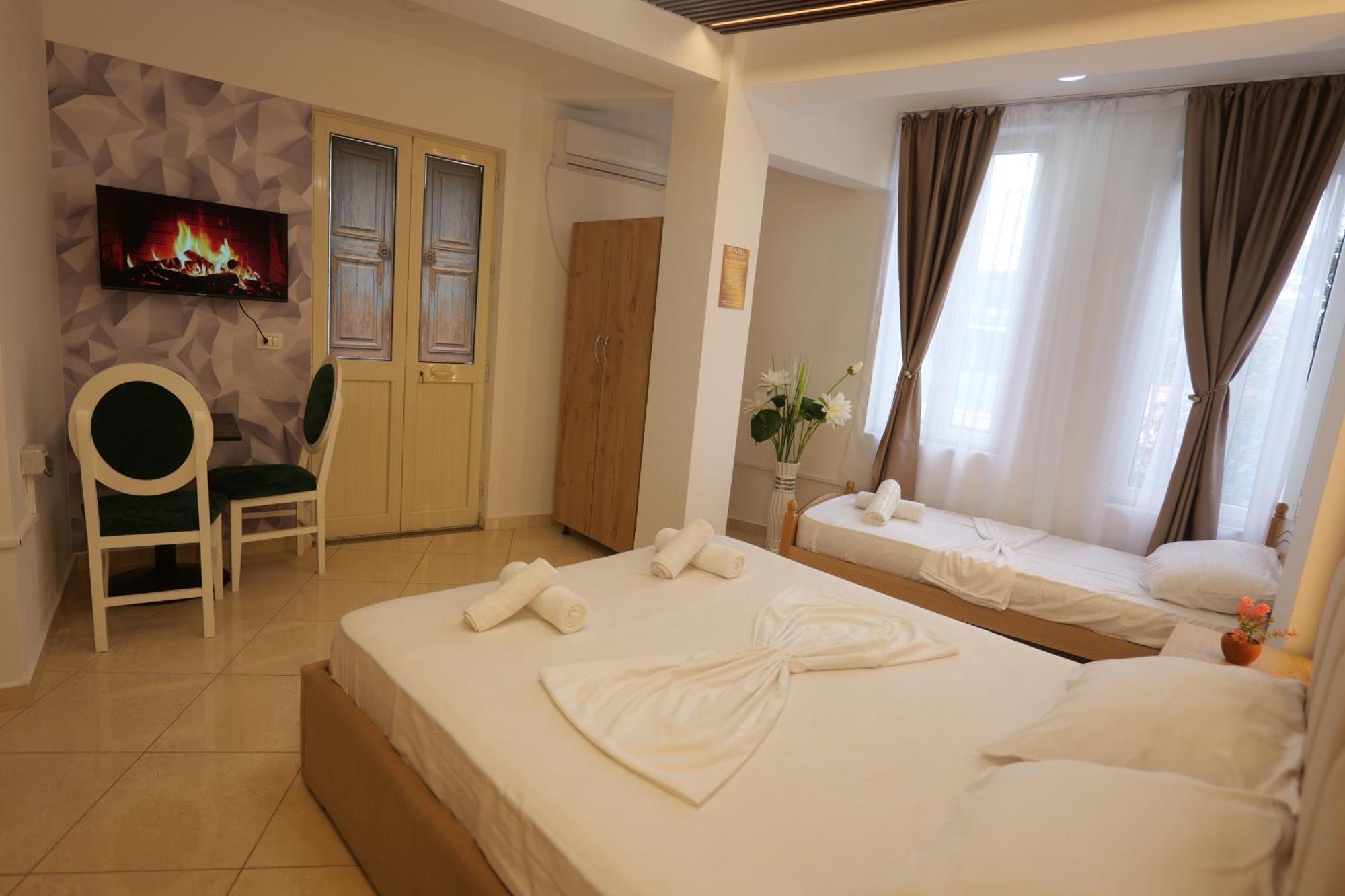 Golden Sleep Hostel Shkodër Esterno foto
