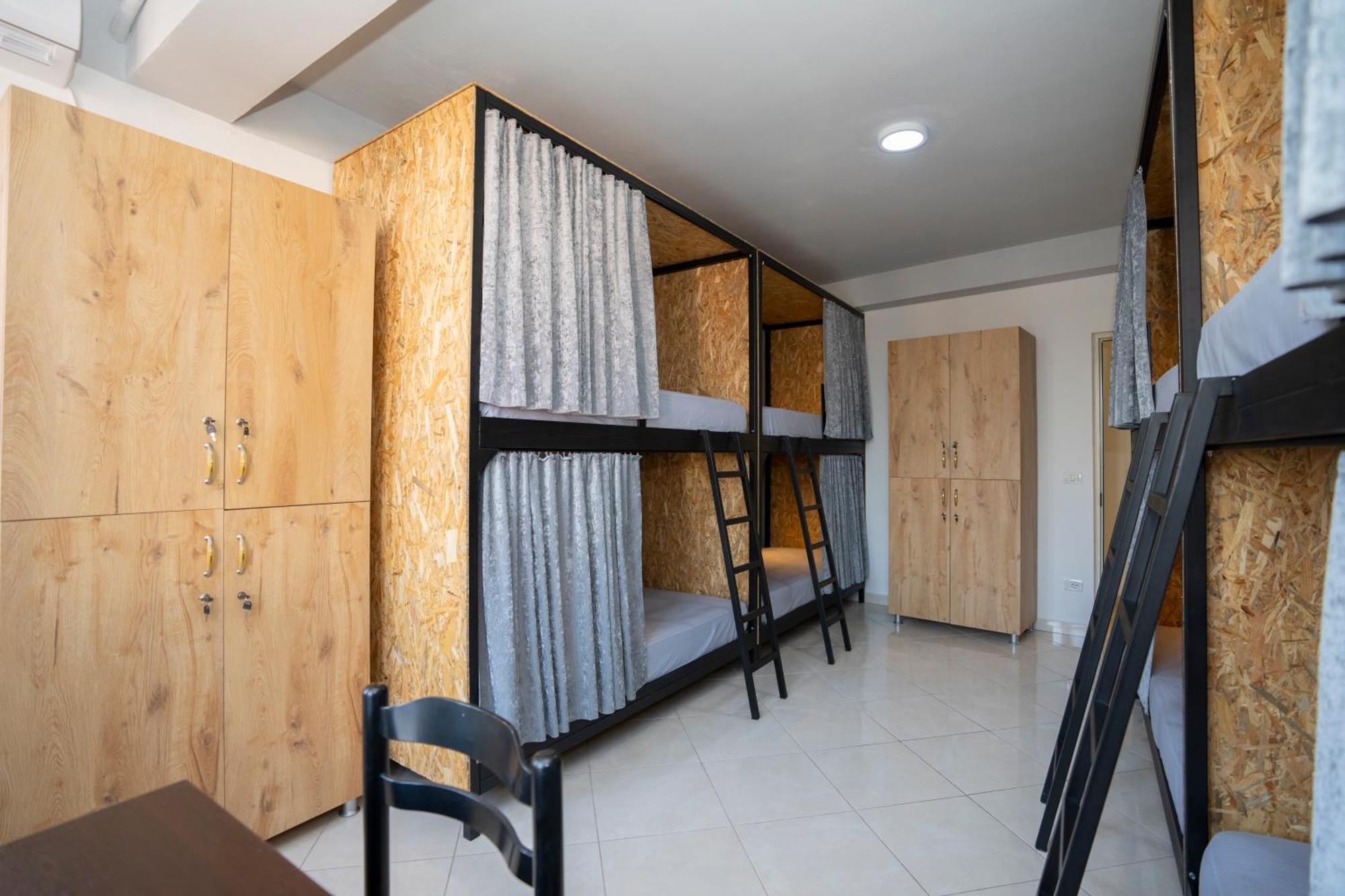 Golden Sleep Hostel Shkodër Esterno foto
