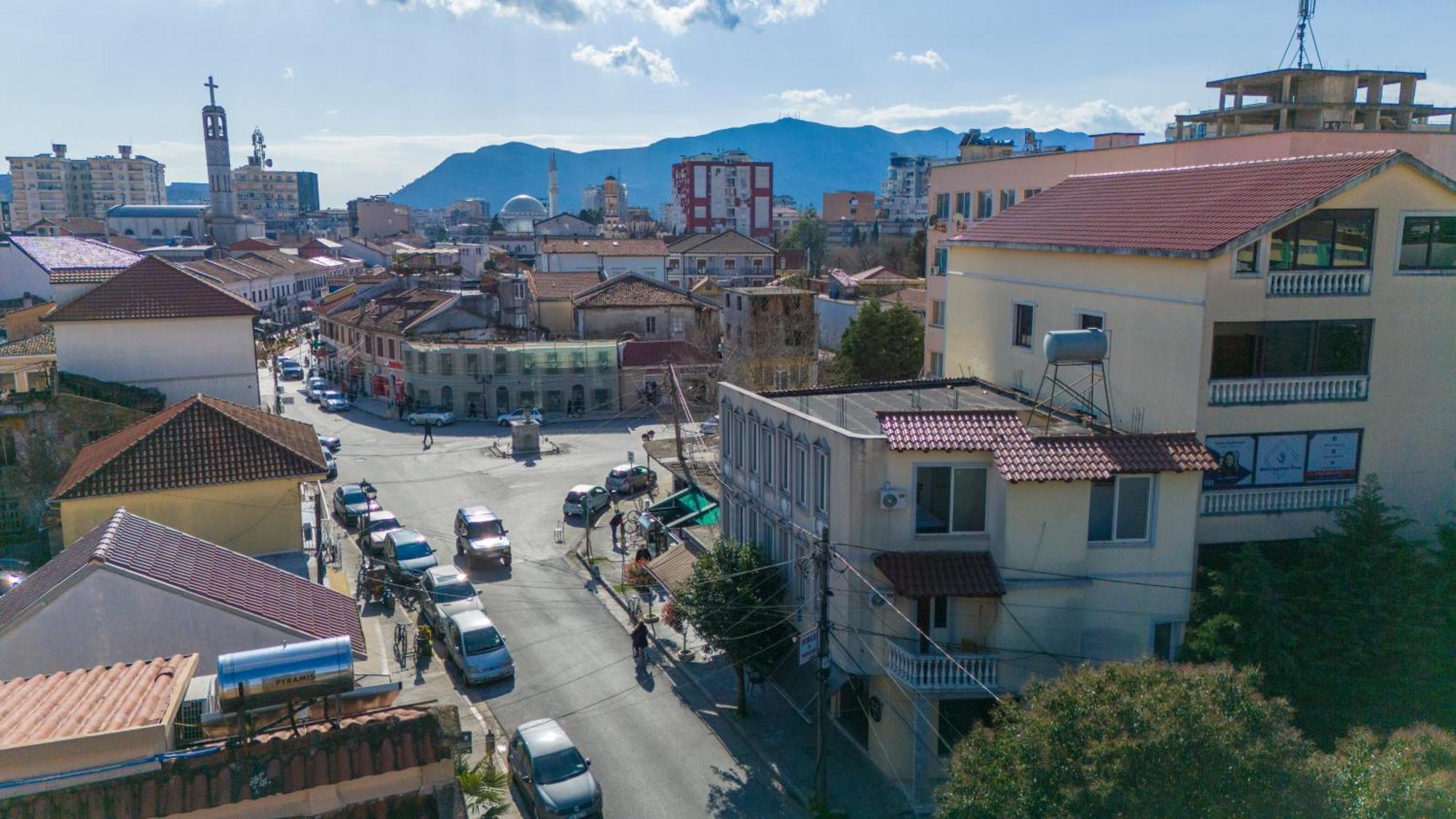 Golden Sleep Hostel Shkodër Esterno foto
