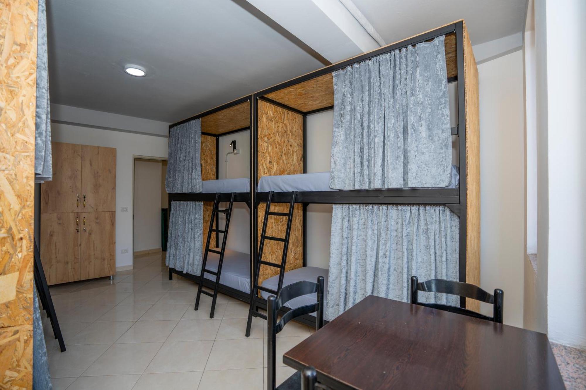 Golden Sleep Hostel Shkodër Esterno foto
