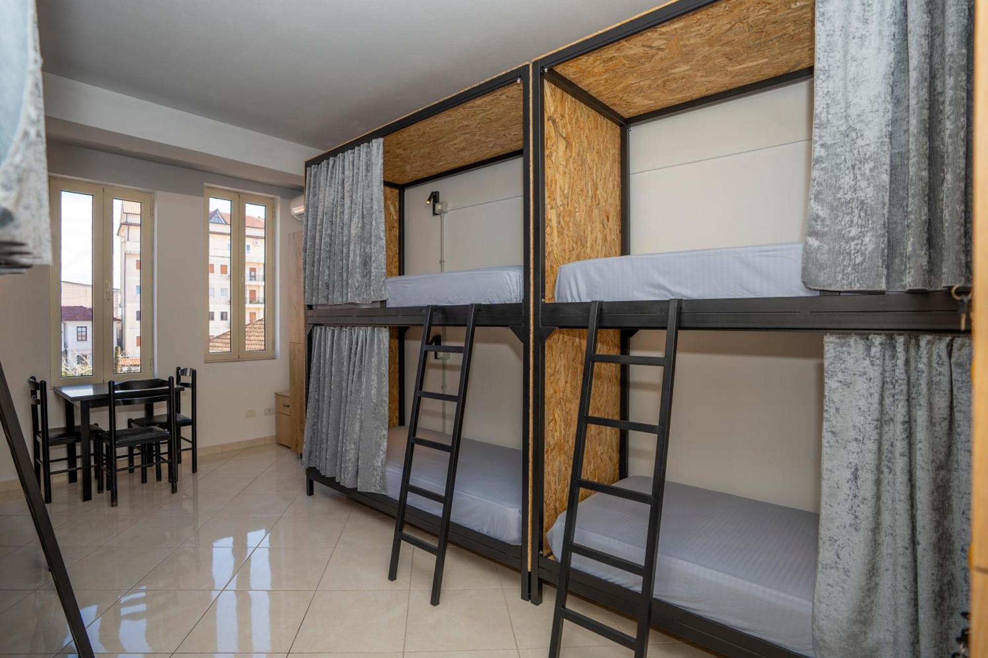 Golden Sleep Hostel Shkodër Esterno foto
