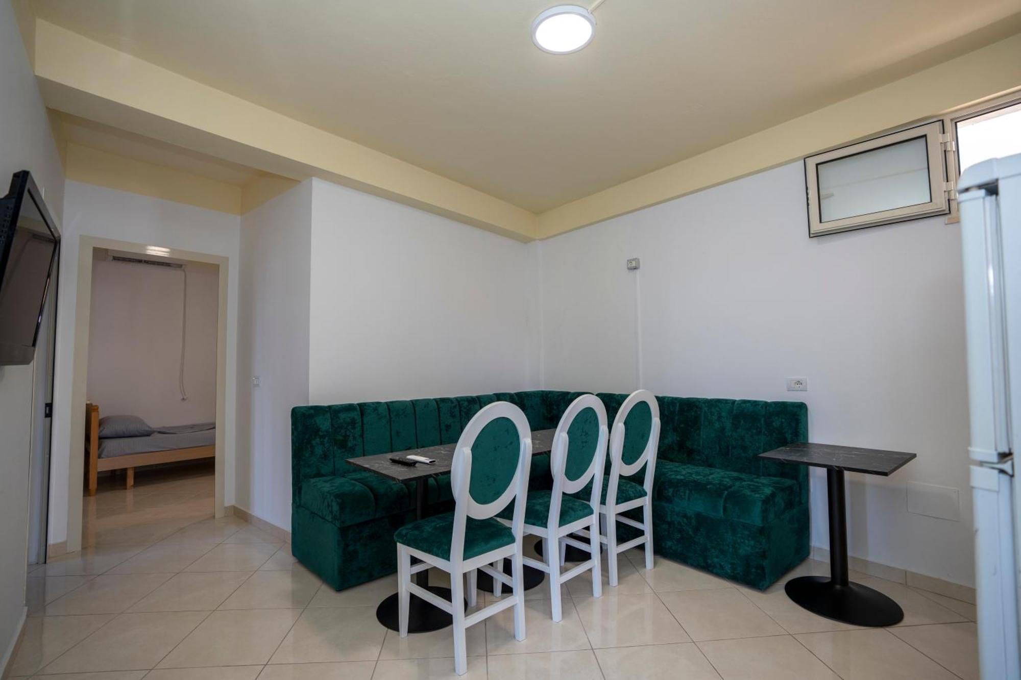 Golden Sleep Hostel Shkodër Esterno foto