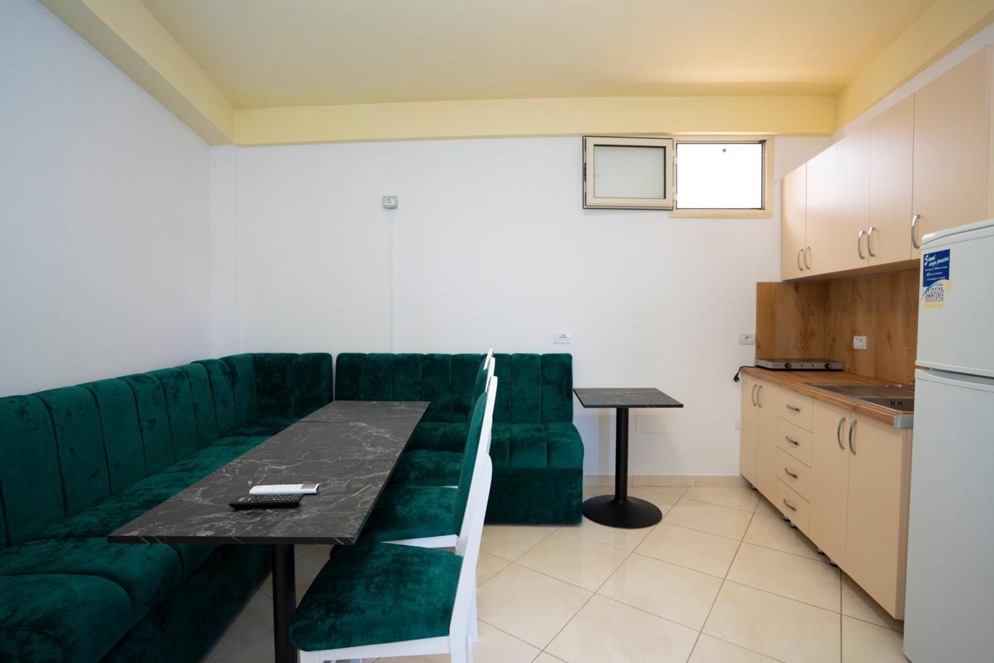 Golden Sleep Hostel Shkodër Esterno foto