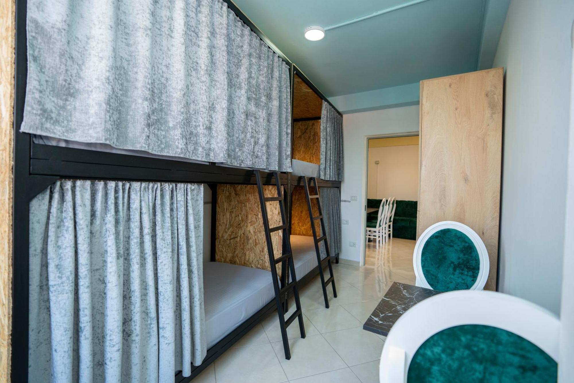 Golden Sleep Hostel Shkodër Esterno foto